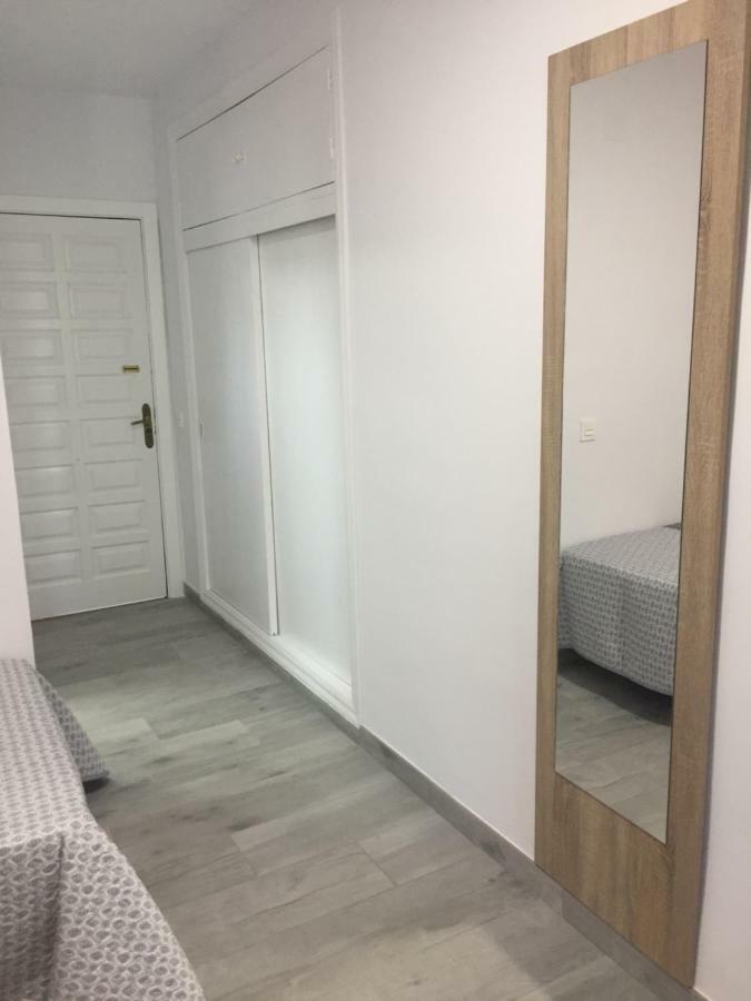 Apartamento Carihuela Palace Beach Torremolinos Exterior foto