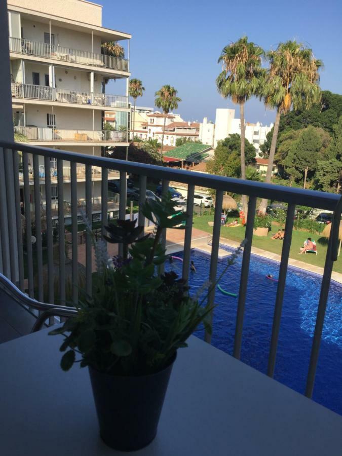 Apartamento Carihuela Palace Beach Torremolinos Exterior foto