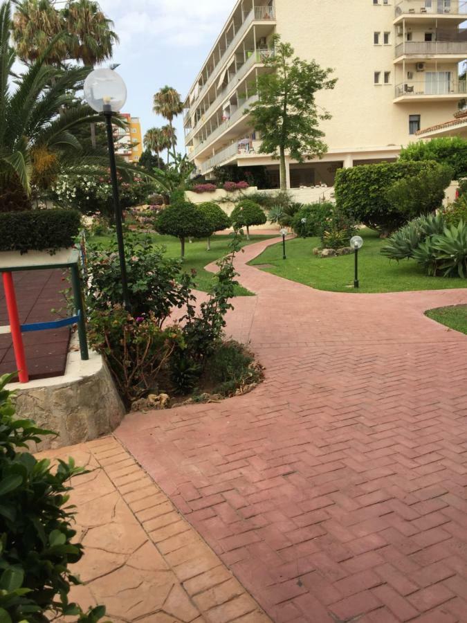 Apartamento Carihuela Palace Beach Torremolinos Exterior foto