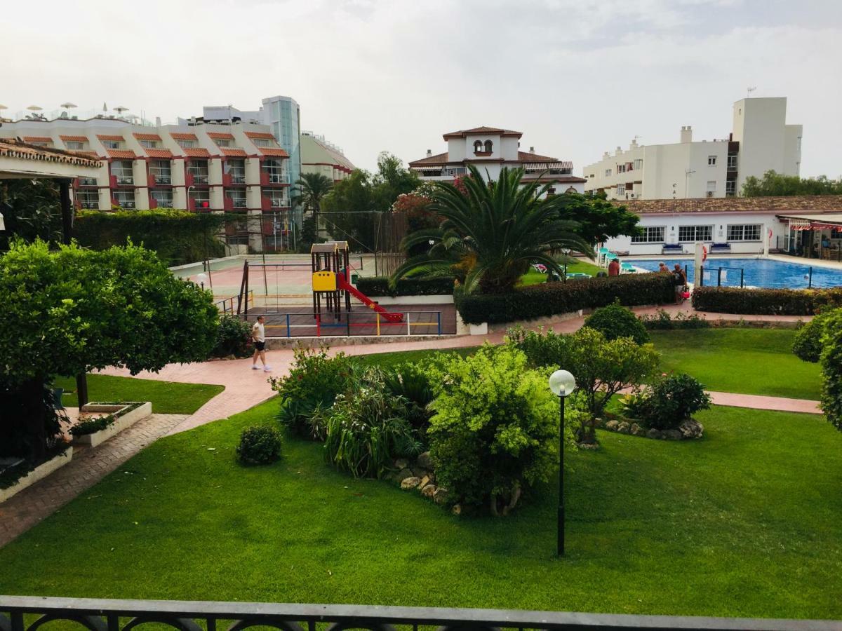 Apartamento Carihuela Palace Beach Torremolinos Exterior foto