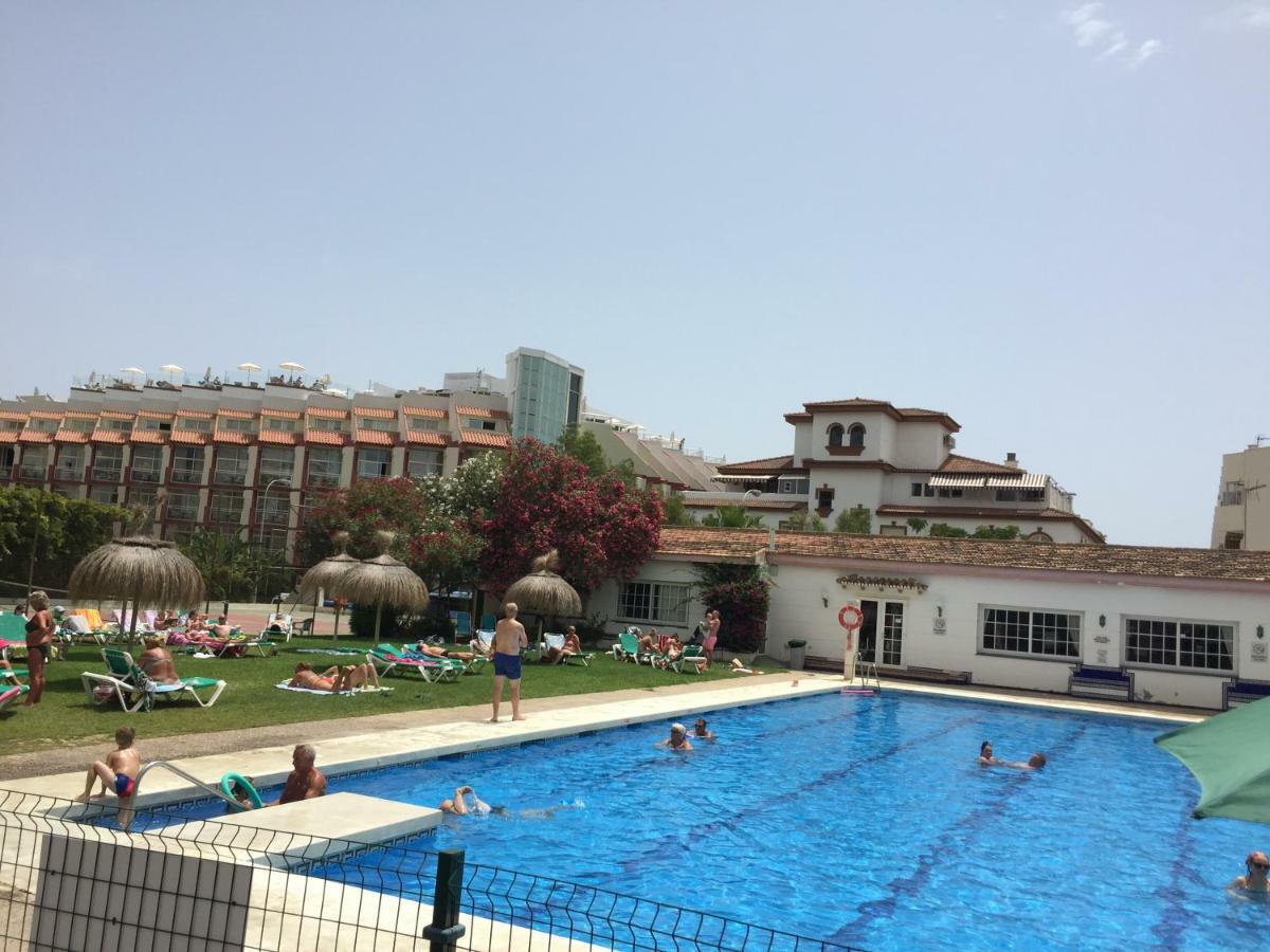 Apartamento Carihuela Palace Beach Torremolinos Exterior foto